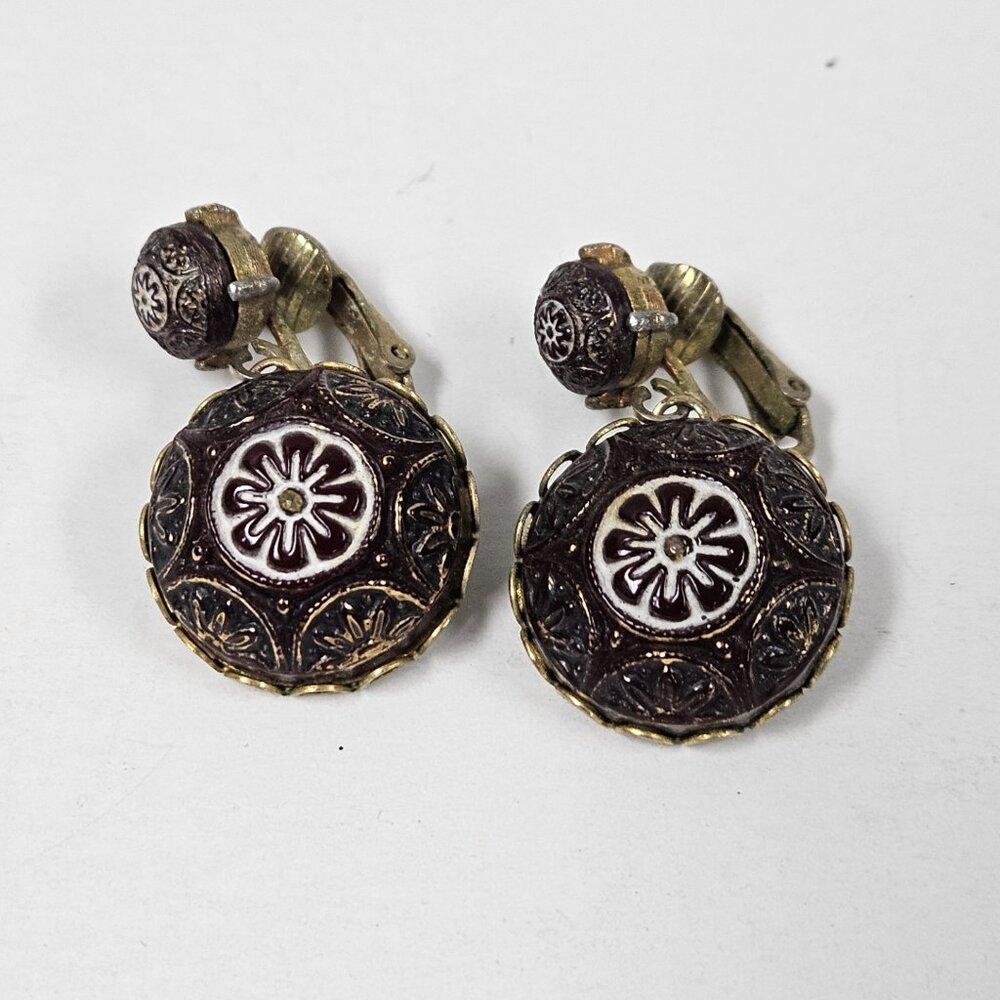 Vintage Celebrity Julianna Moroccan Matrix Clip On Earrings Gold Tone Dangle D&E
